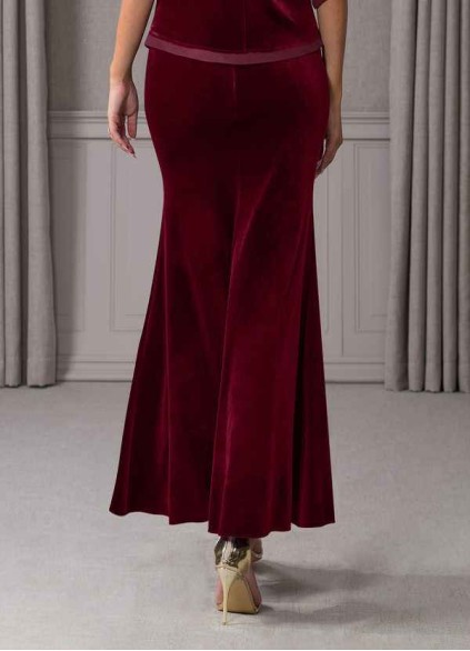 Pawzc Zana Velvet Skirt
( Final Sale ) Pawzc Zana Velvet Skirt
( Final Sale )