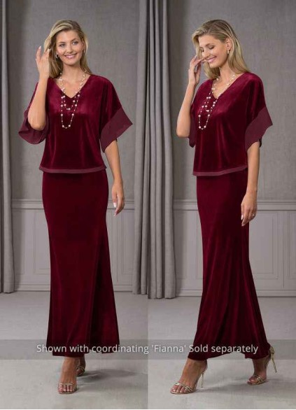 Pawzc Zana Velvet Skirt
( Final Sale ) Pawzc Zana Velvet Skirt
( Final Sale )